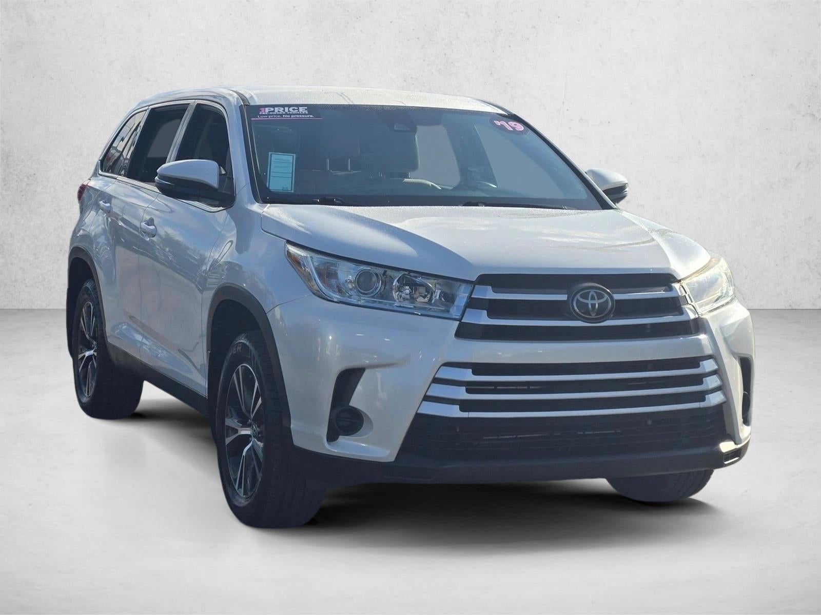 2019 Toyota Highlander LE I4 FWD (Natl)