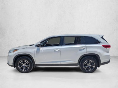 2019 Toyota Highlander LE I4 FWD (Natl)