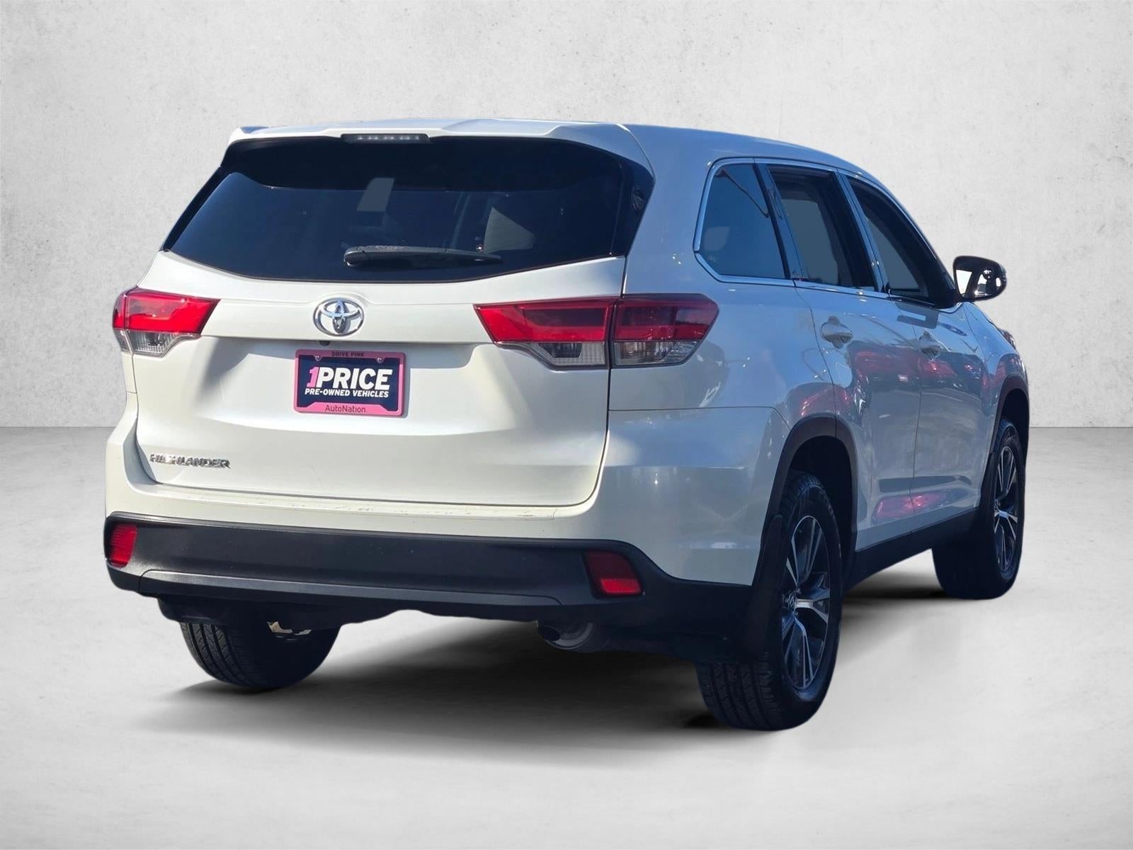 2019 Toyota Highlander LE I4 FWD (Natl)