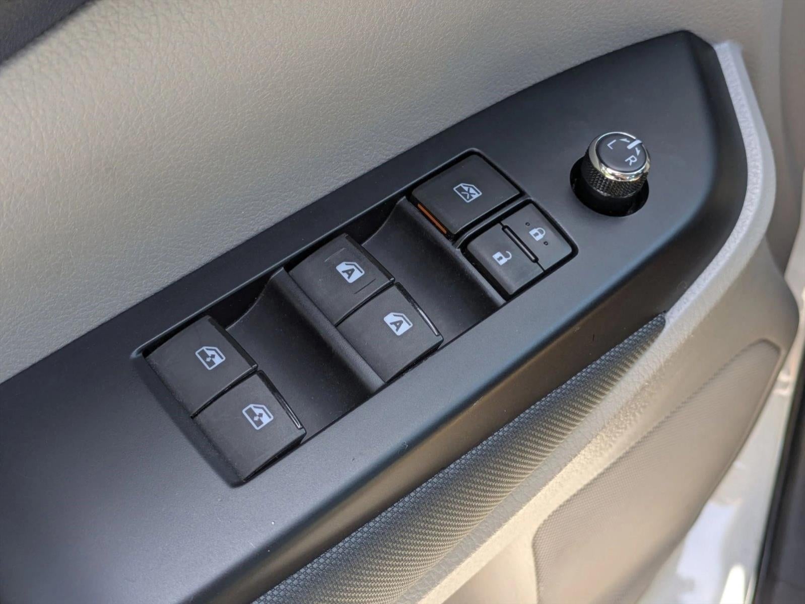2019 Toyota Highlander LE I4 FWD (Natl)