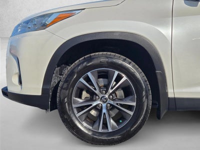 2019 Toyota Highlander LE I4 FWD (Natl)