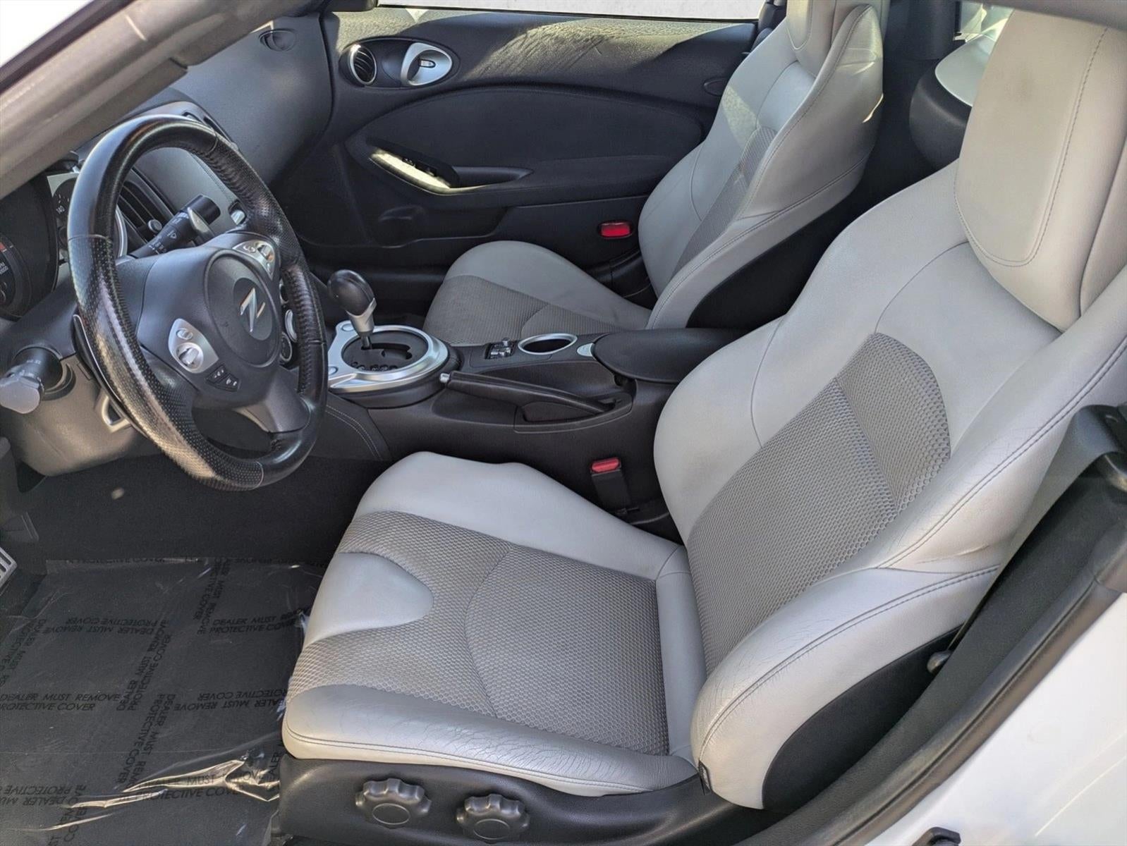 2010 Nissan 370Z 2dr Roadster Auto Touring