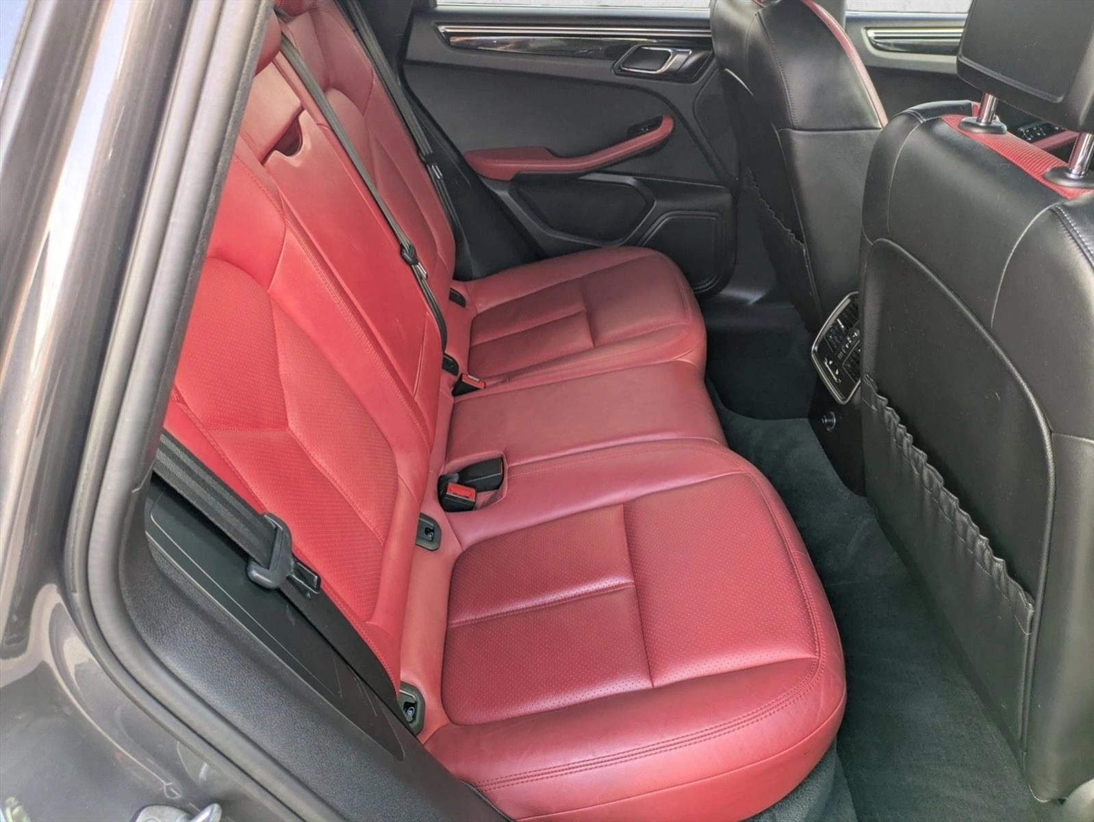 2016 Porsche Macan AWD 4dr S