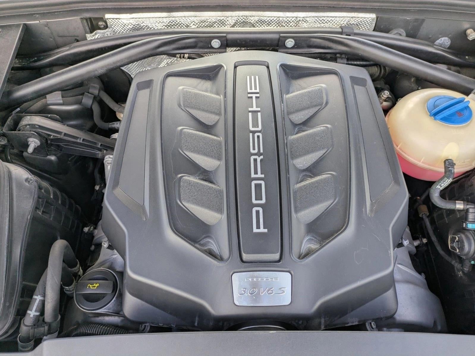 2016 Porsche Macan AWD 4dr S