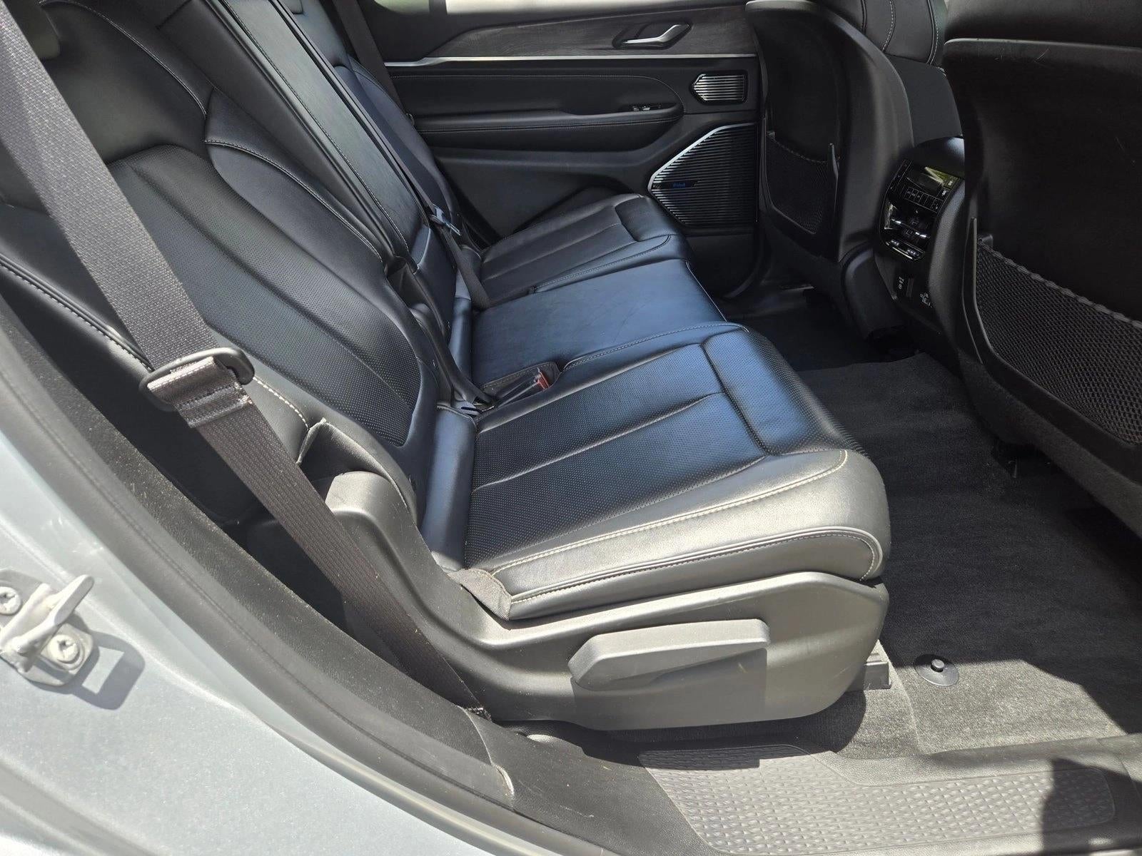 2022 Jeep Grand Cherokee L Overland 4x2
