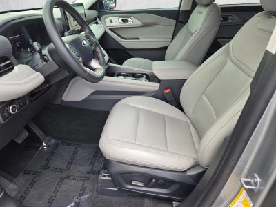 2025 Ford Explorer Active RWD
