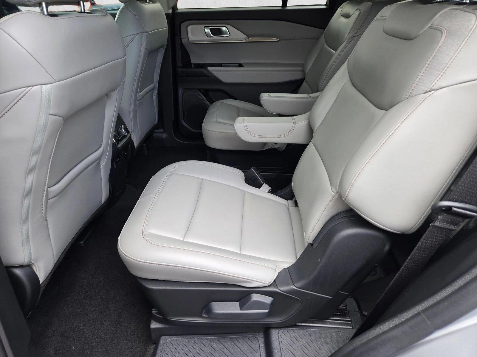 2025 Ford Explorer Active RWD