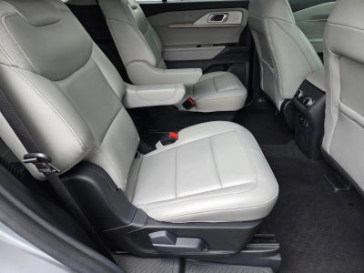 2025 Ford Explorer Active RWD