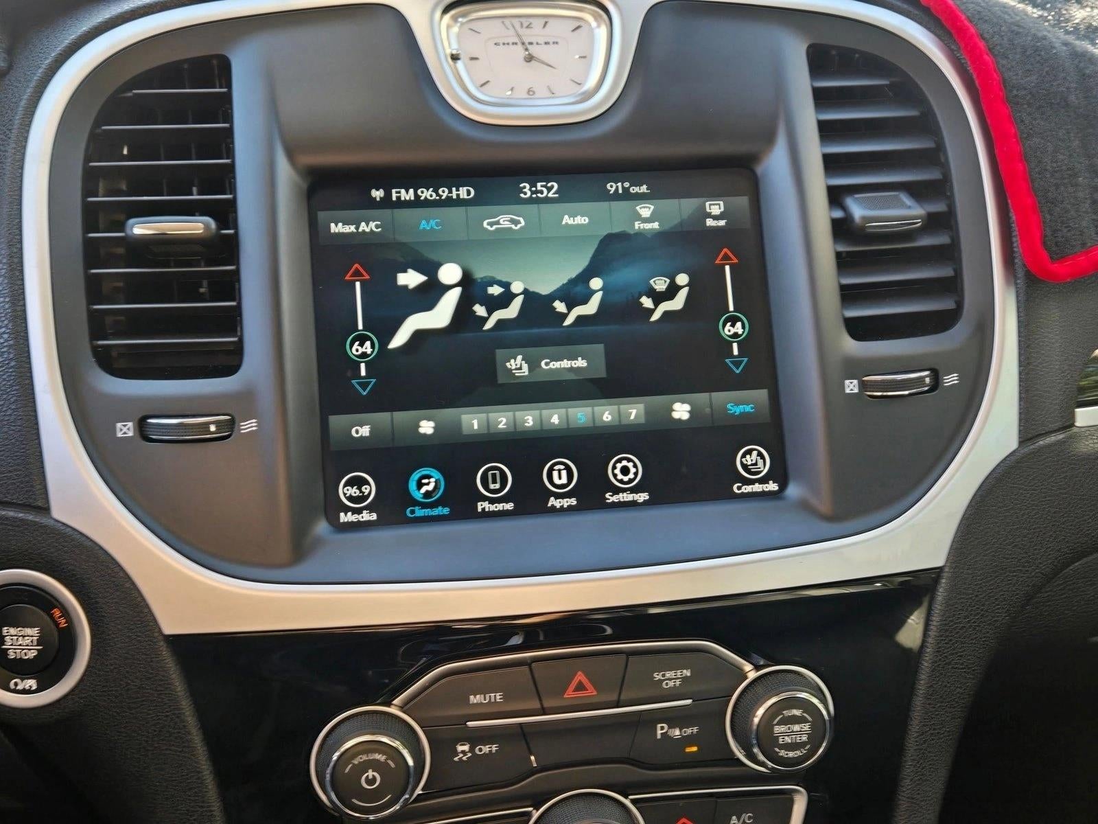 2023 Chrysler 300 Touring L RWD