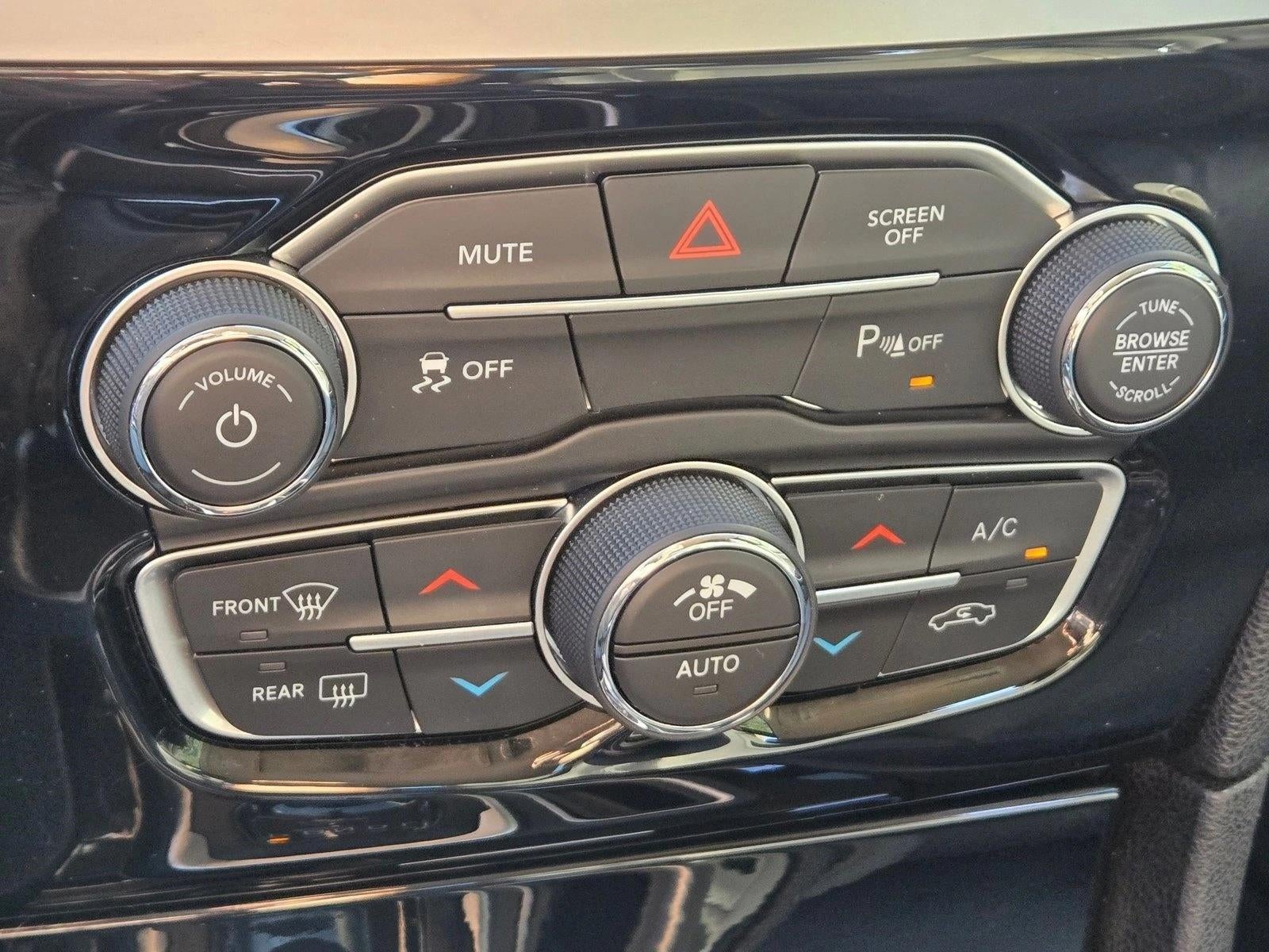 2023 Chrysler 300 Touring L RWD