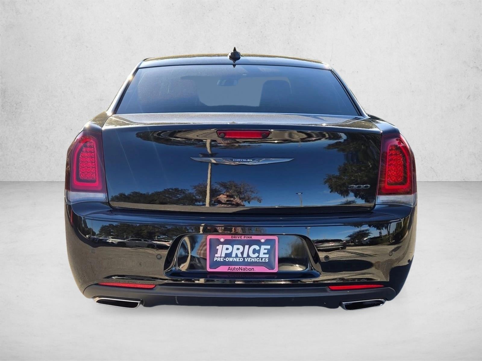 2023 Chrysler 300 Touring L RWD