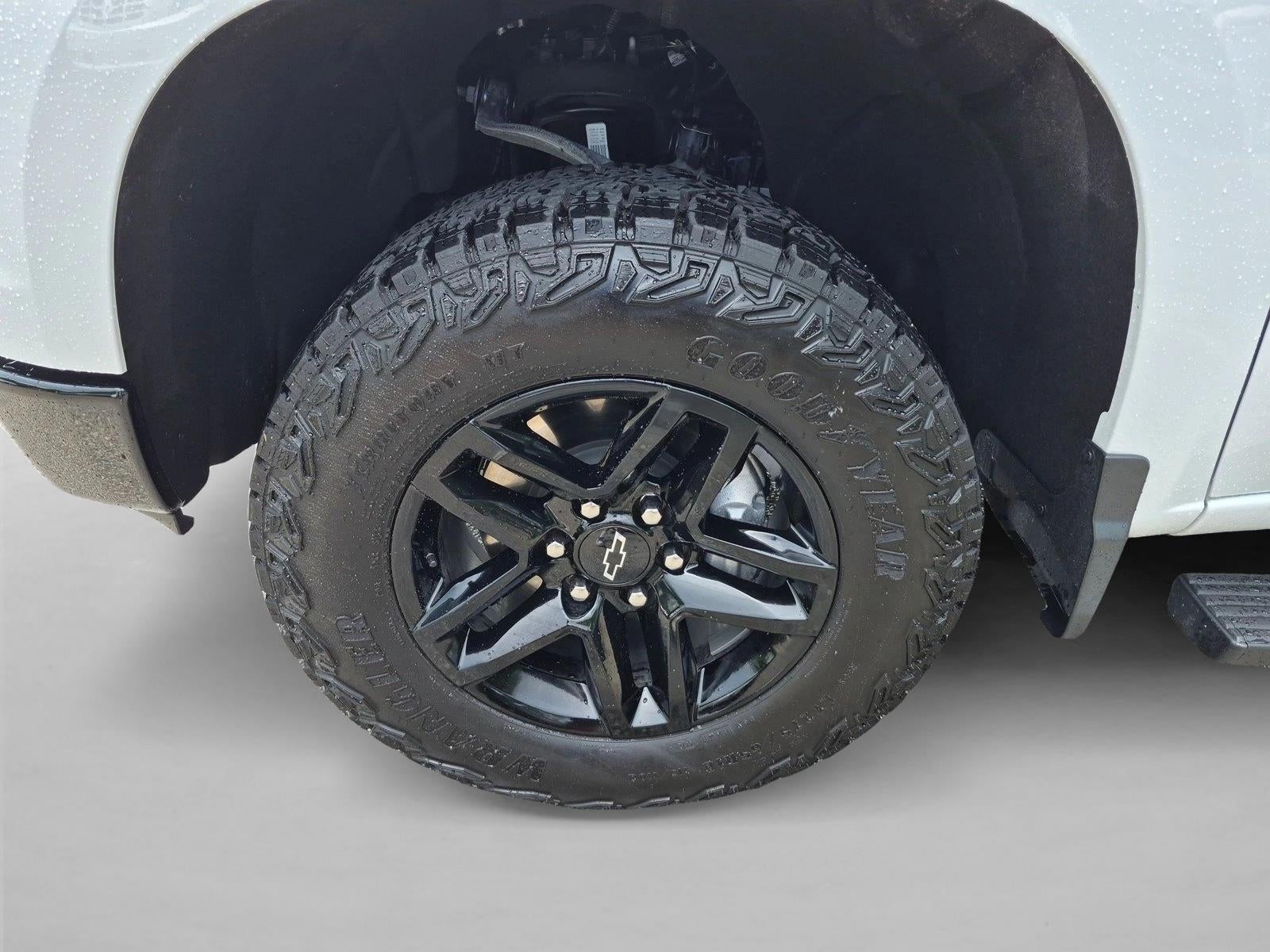 2025 Chevrolet Silverado 1500 Crew Cab Short Box 4-Wheel Drive Custom Trail Boss