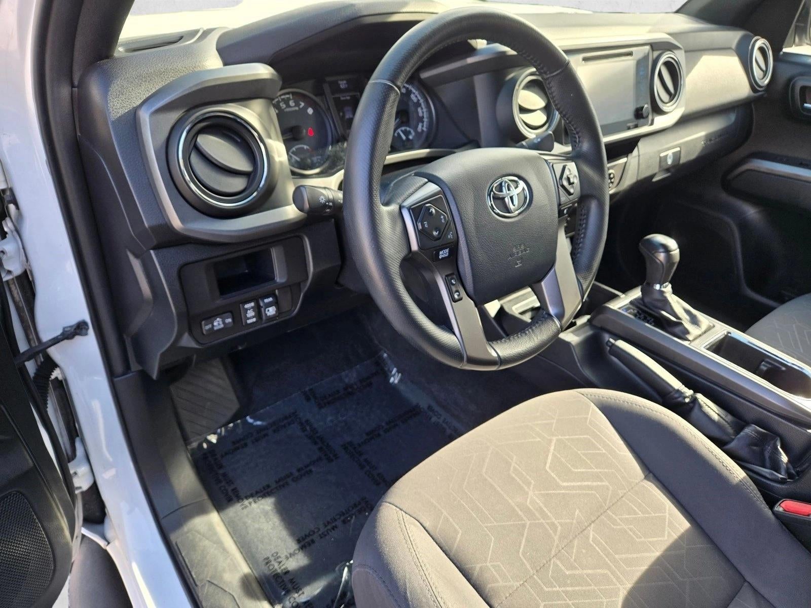 2017 Toyota Tacoma TRD Sport Double Cab 5' Bed V6 4x2 AT (Natl)