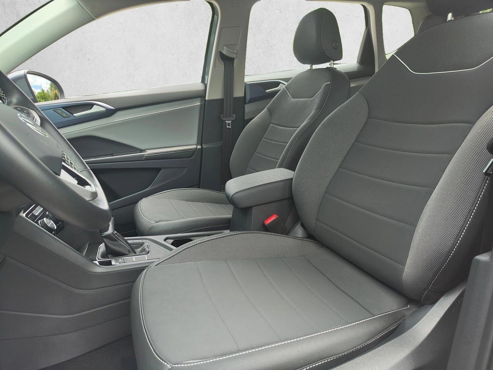 2024 Volkswagen Taos SE FWD