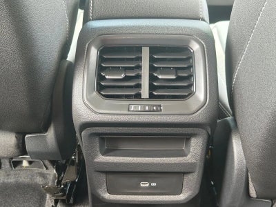 2024 Volkswagen Taos SE FWD
