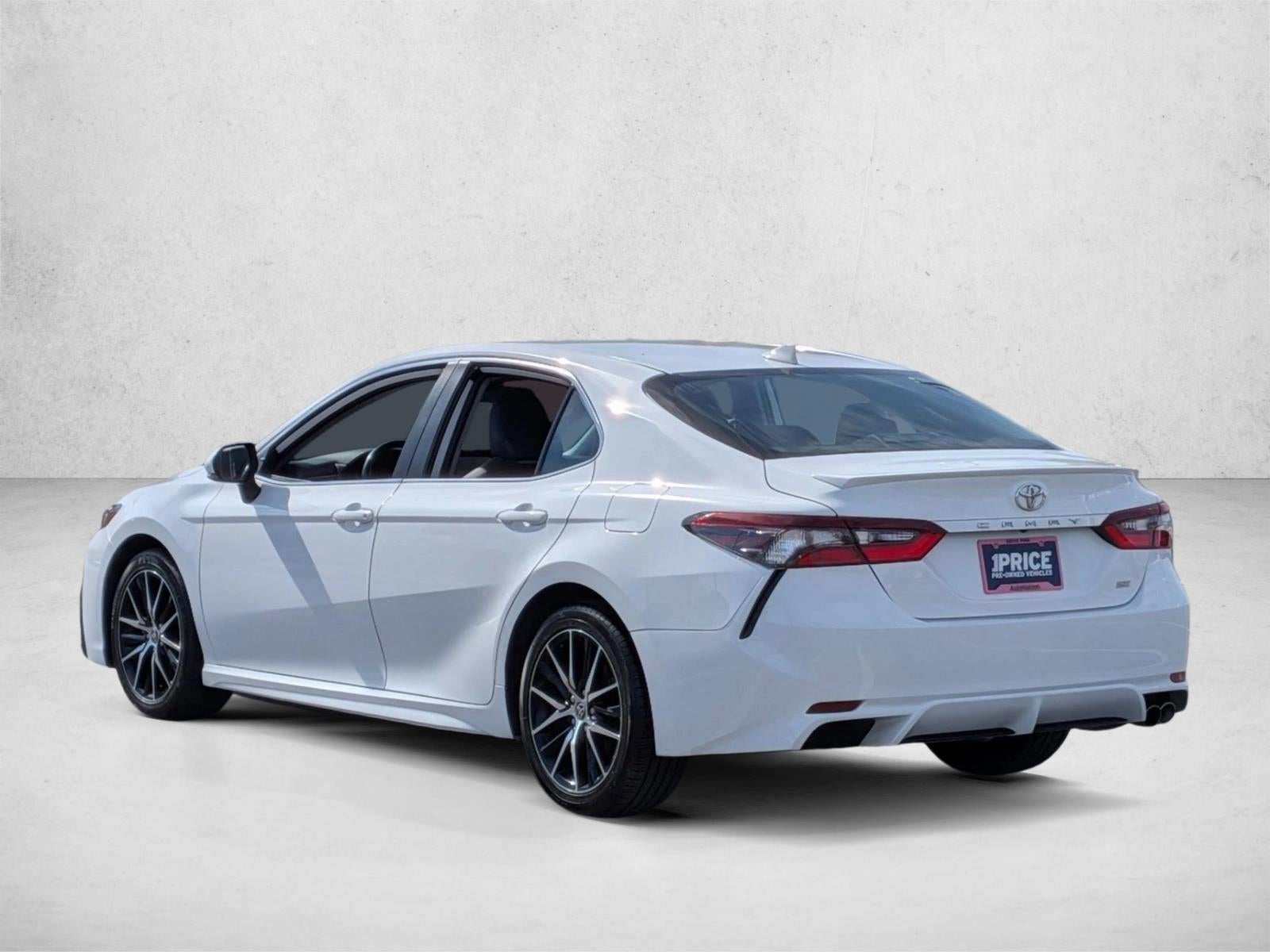 2023 Toyota Camry SE Auto (SE)