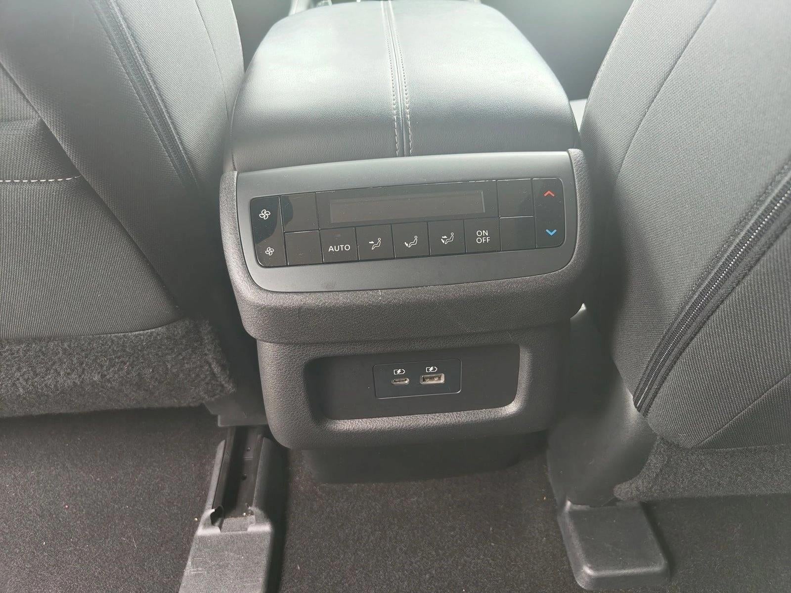 2024 Nissan Pathfinder SV 4WD