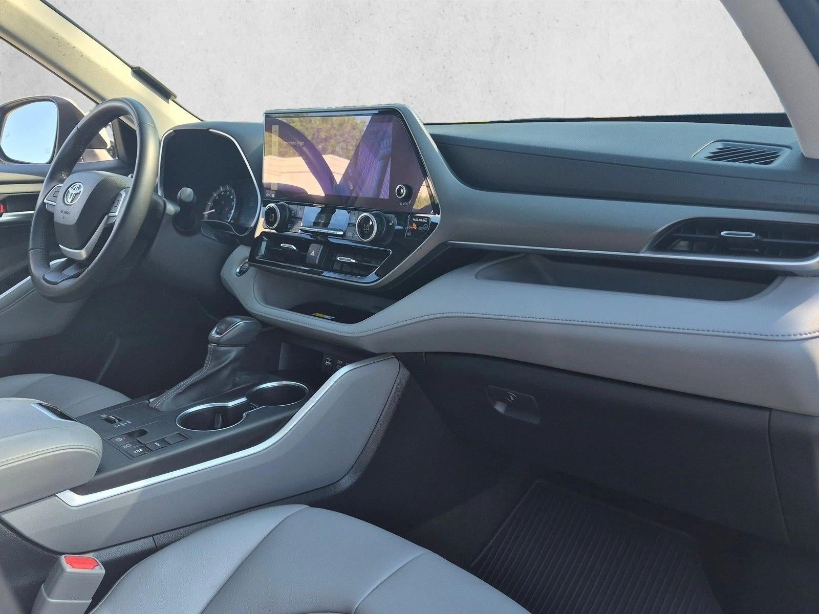 2023 Toyota Highlander XLE FWD (Natl)