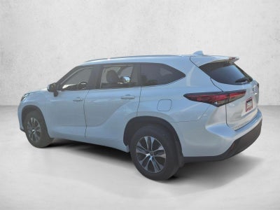 2023 Toyota Highlander XLE FWD (Natl)