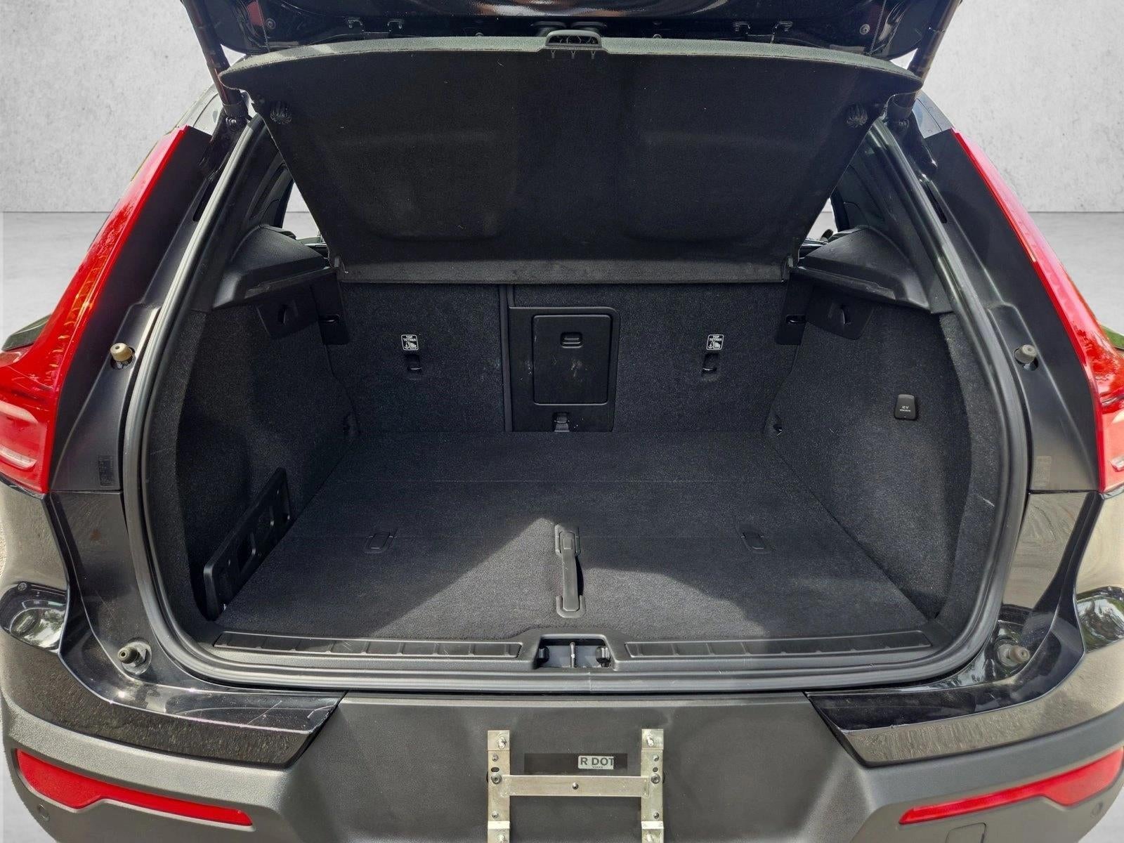 2022 Volvo XC40 T5 AWD R-Design