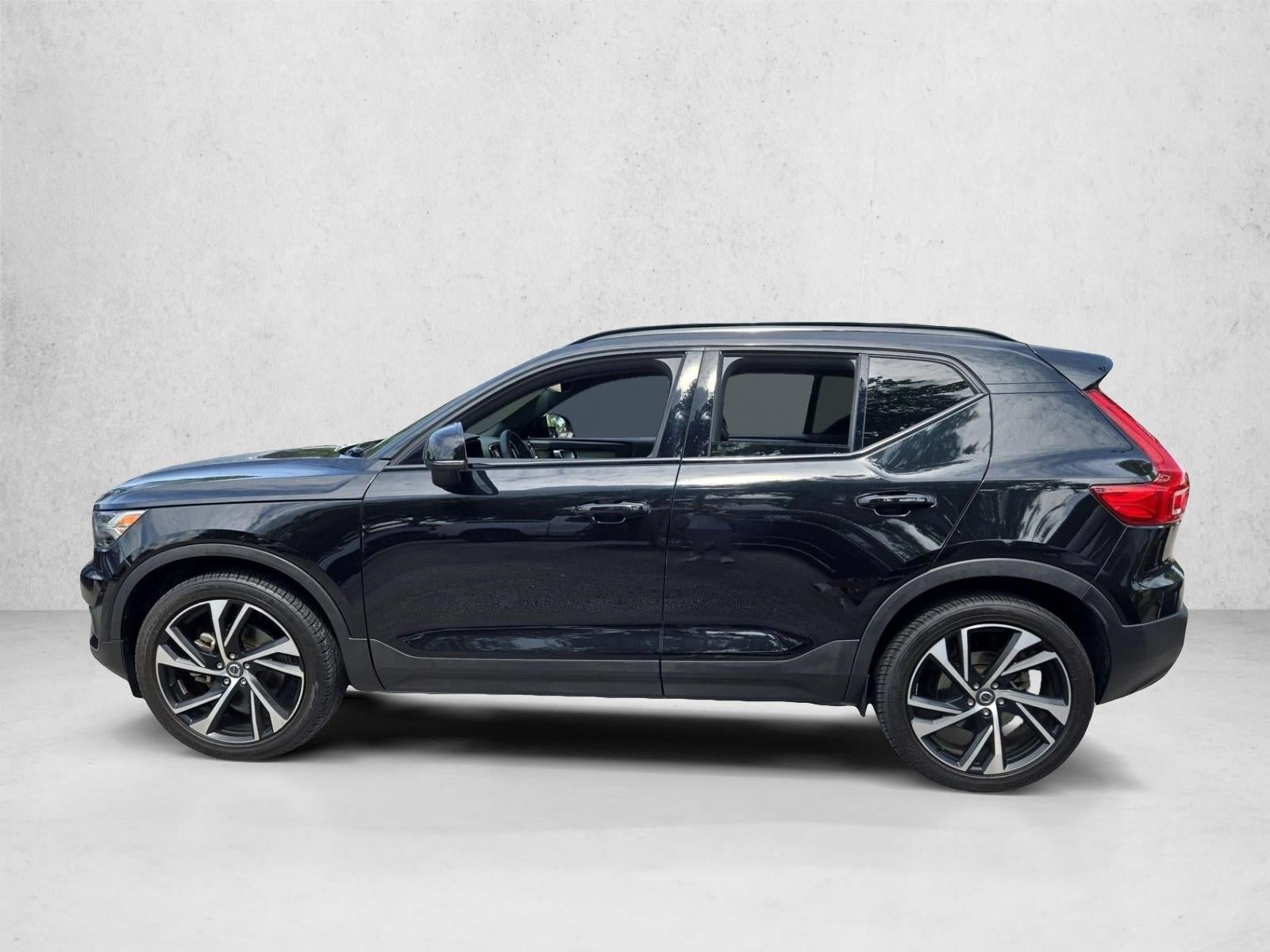 2022 Volvo XC40 T5 AWD R-Design