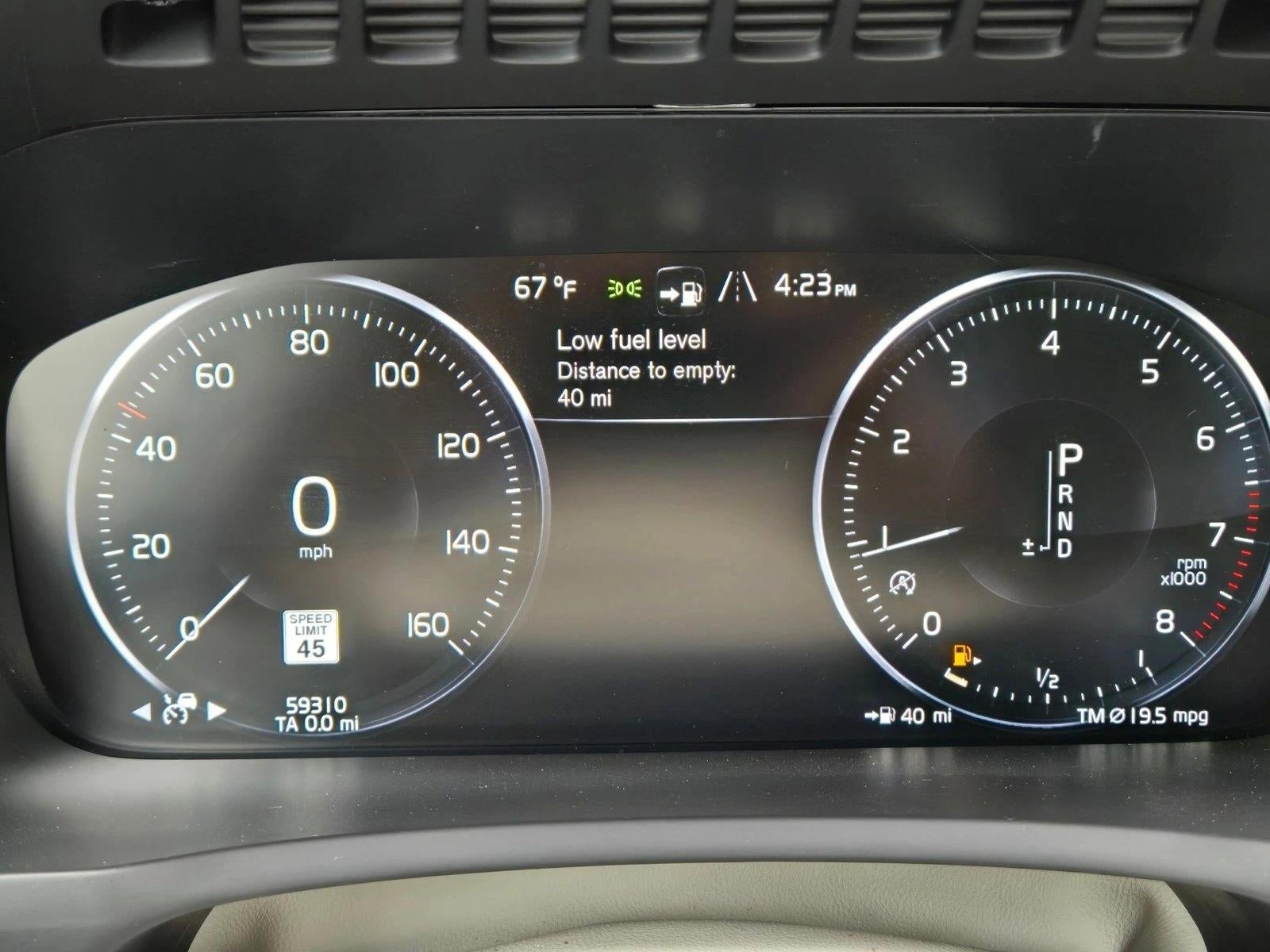 2021 Volvo XC90 T6 AWD Momentum 7P