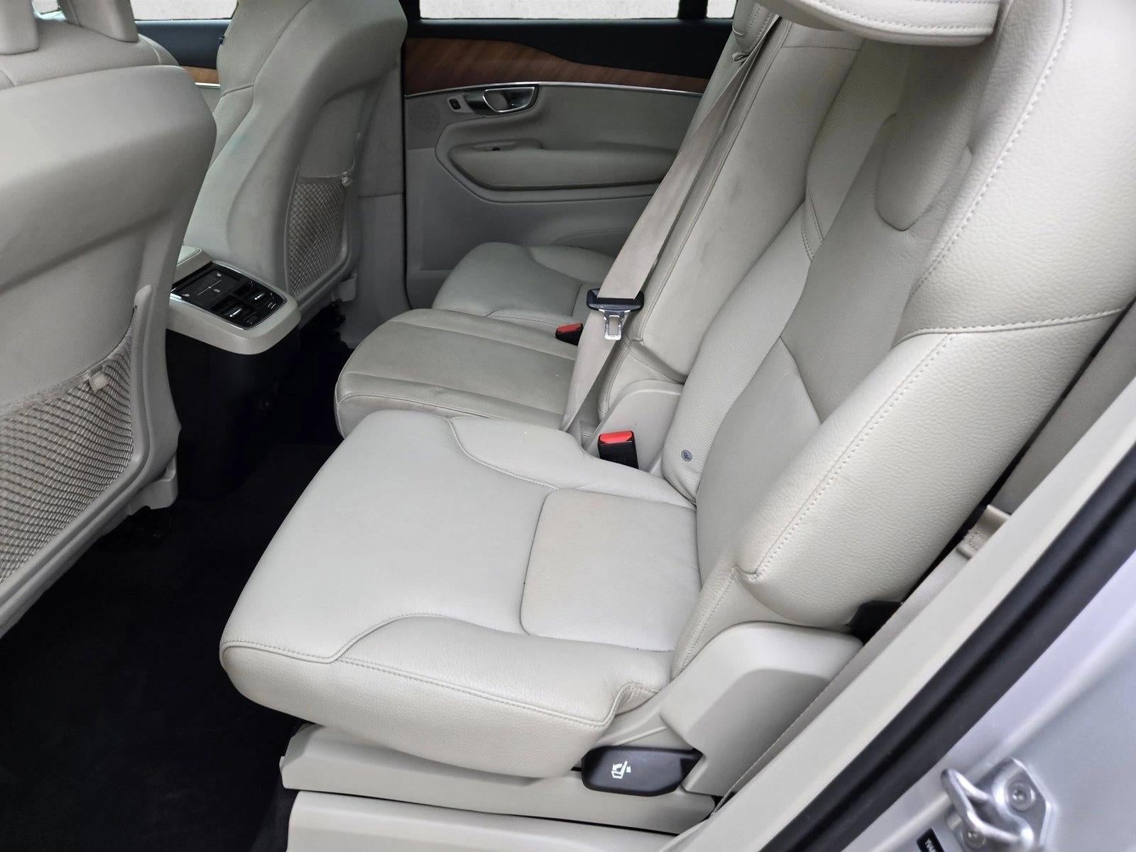 2021 Volvo XC90 T6 AWD Momentum 7P