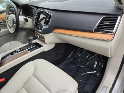 2021 Volvo XC90 T6 AWD Momentum 7P