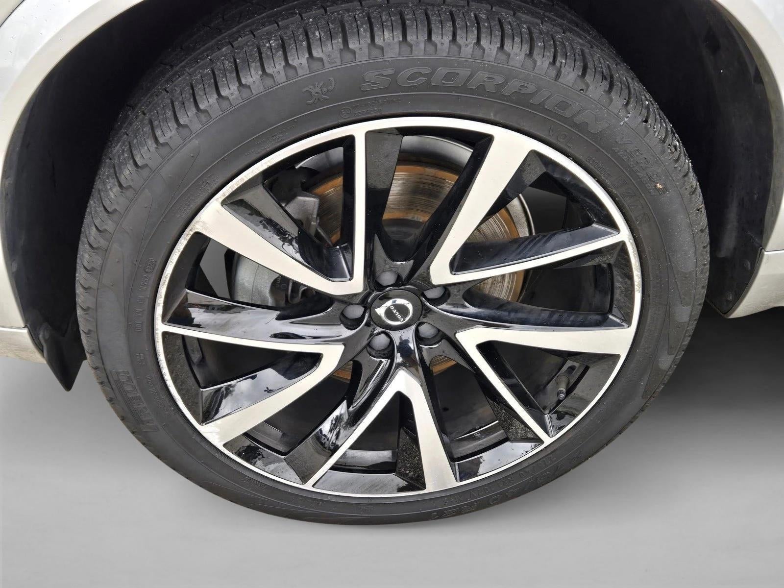 2021 Volvo XC90 T6 AWD Momentum 7P