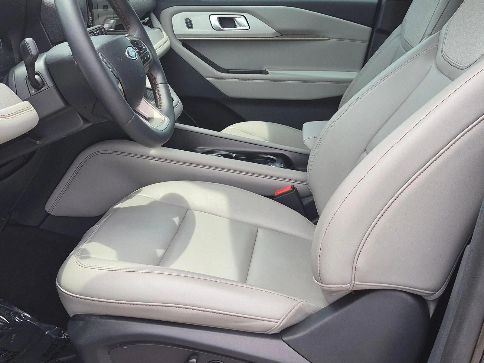 2025 Ford Explorer Active RWD