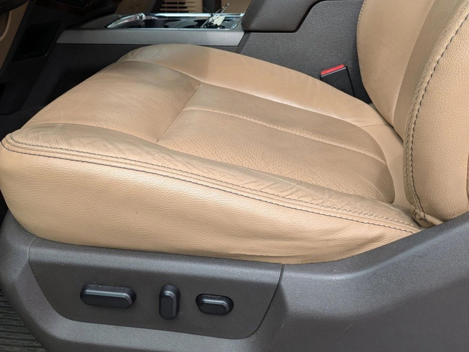 2015 Ford Super Duty F-350 SRW 4WD Crew Cab 6-3/4 Ft Box Lariat