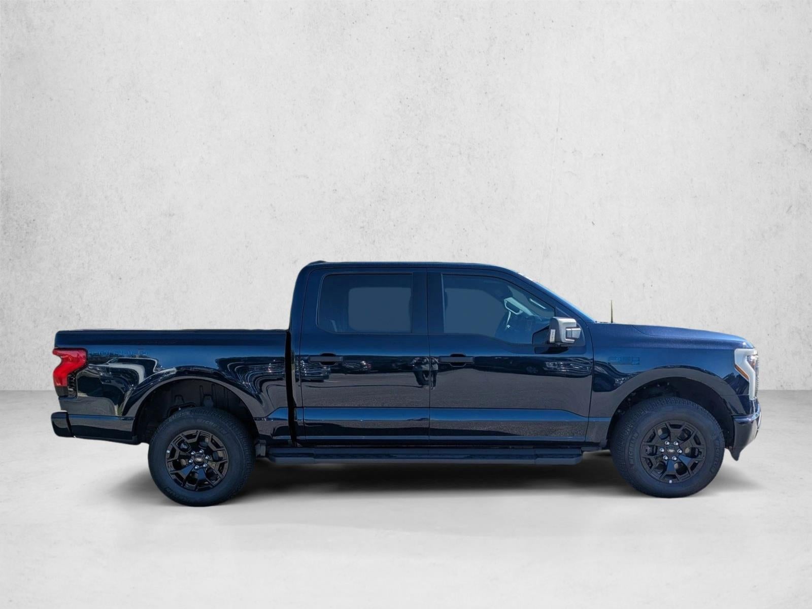 2025 Ford F-150 Lightning XLT 4WD SuperCrew 5.5' Box
