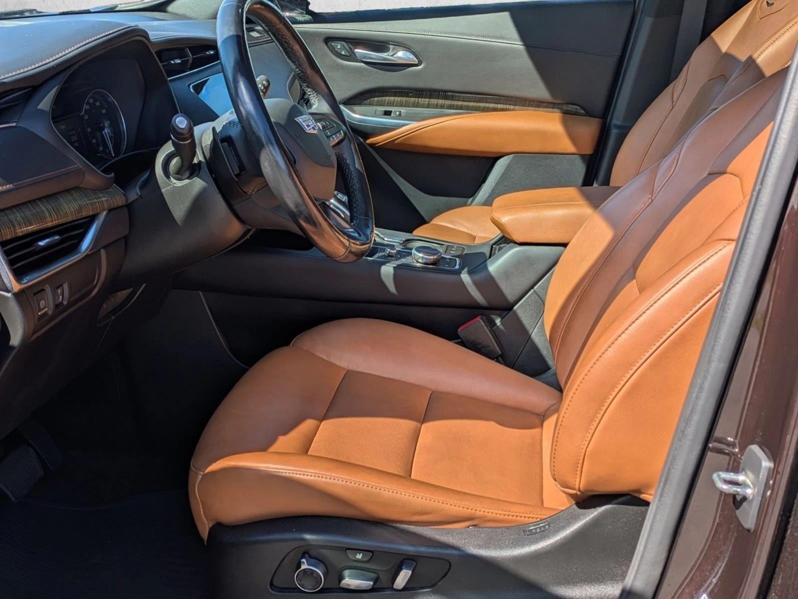 2021 Cadillac XT4 FWD 4dr Premium Luxury