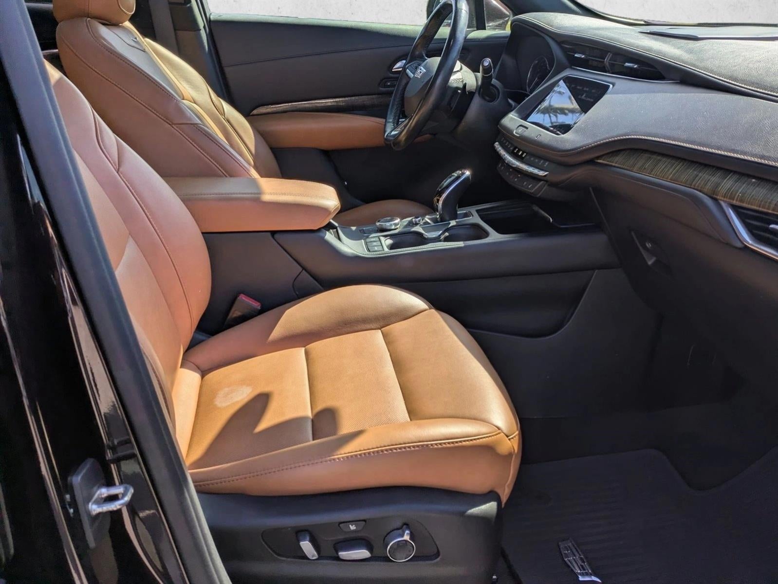 2021 Cadillac XT4 FWD 4dr Premium Luxury