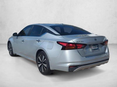 2022 Nissan Altima 2.5 SV Sedan