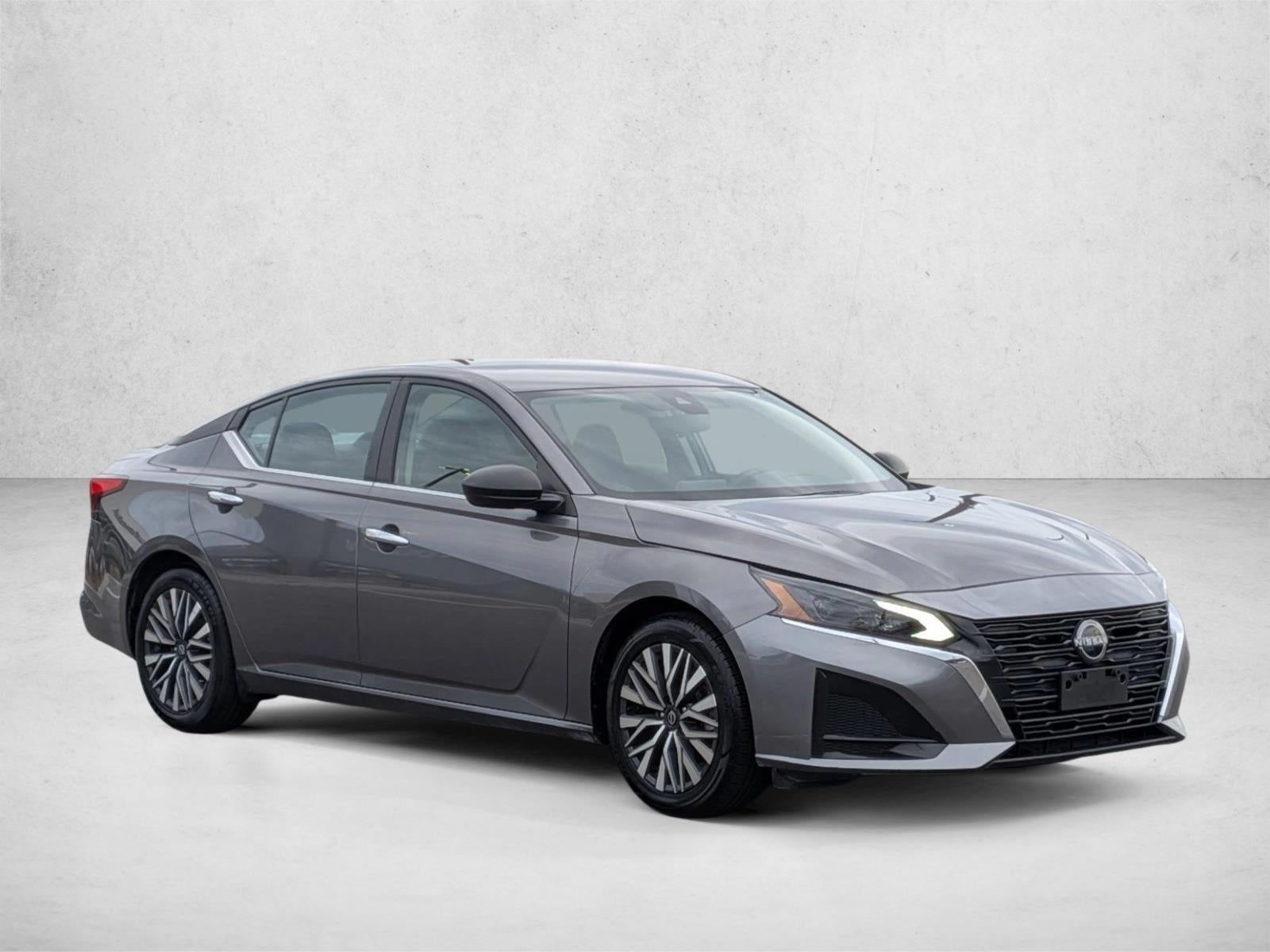 2024 Nissan Altima 2.5 SV Sedan