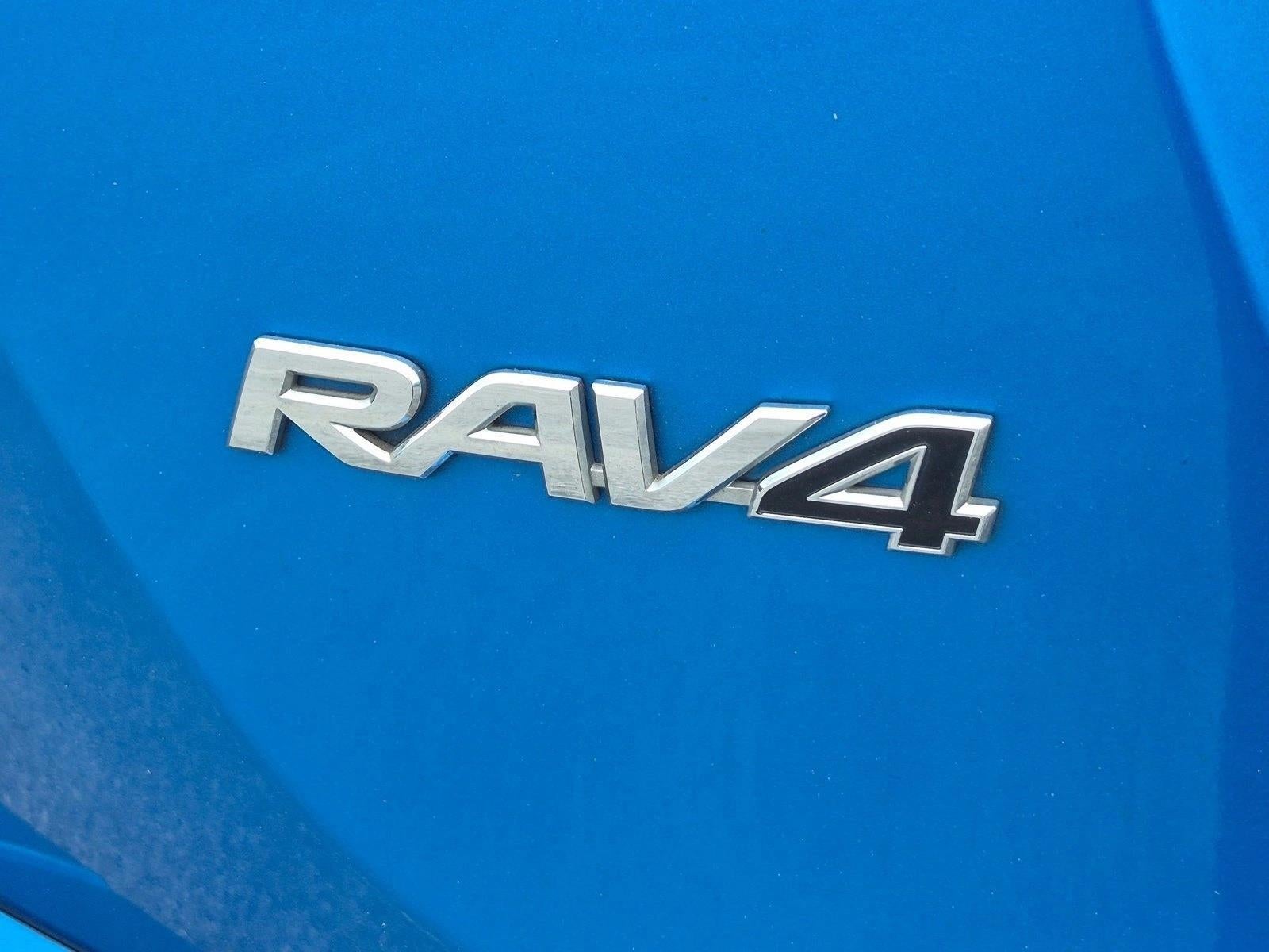 2017 Toyota RAV4 XLE AWD (Natl)