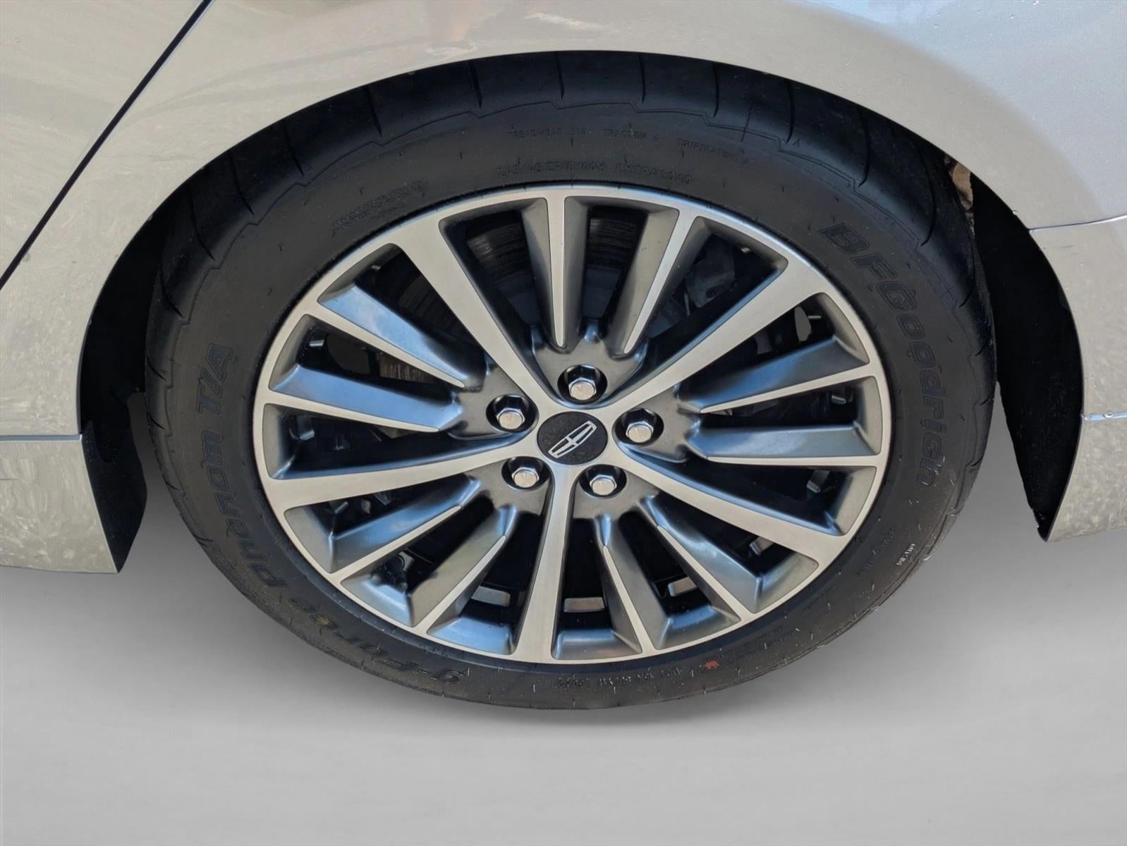 2020 Lincoln MKZ Standard FWD