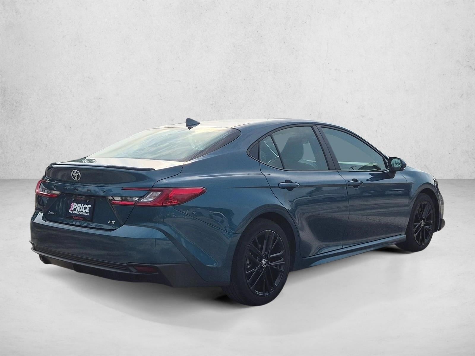 2025 Toyota Camry SE (SE)