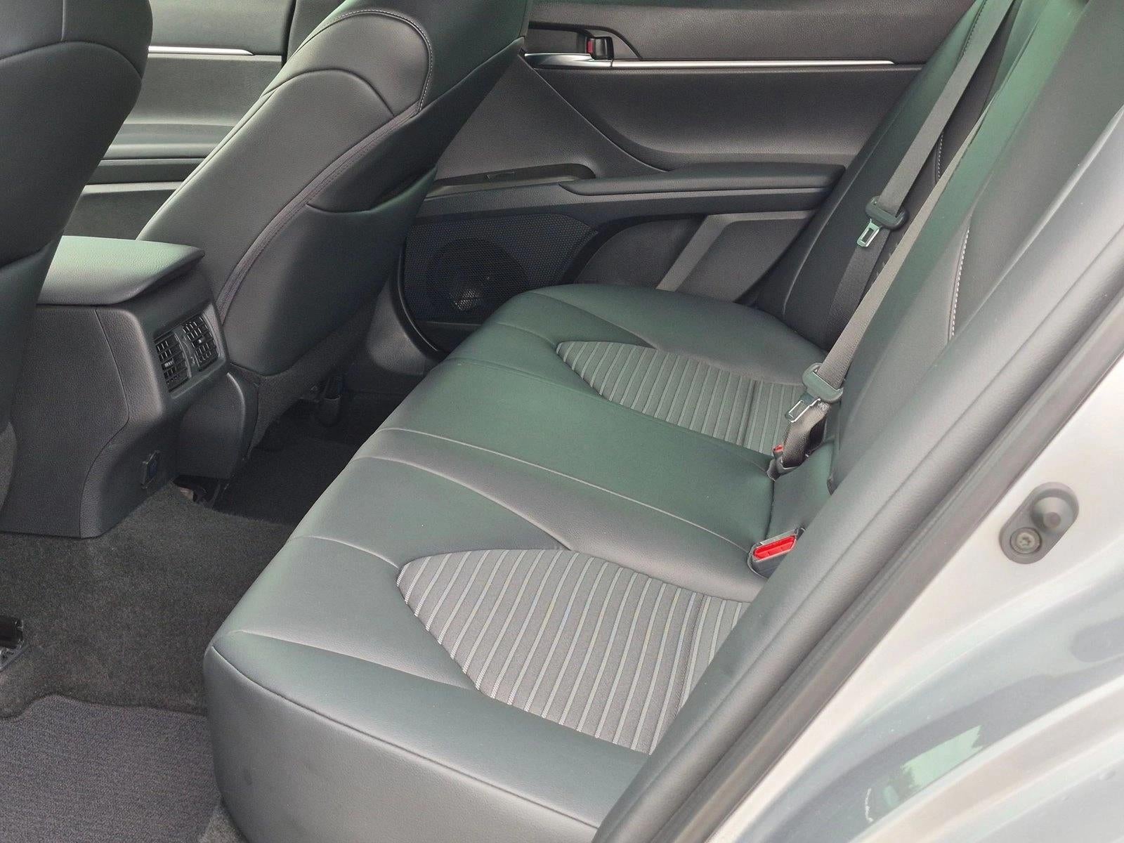 2022 Toyota Camry SE Auto (SE)