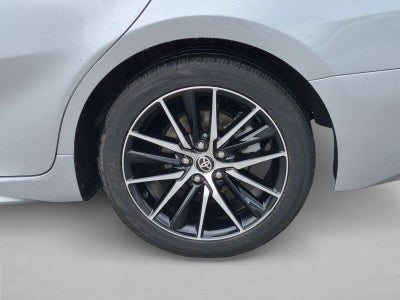 2022 Toyota Camry SE Auto (SE)