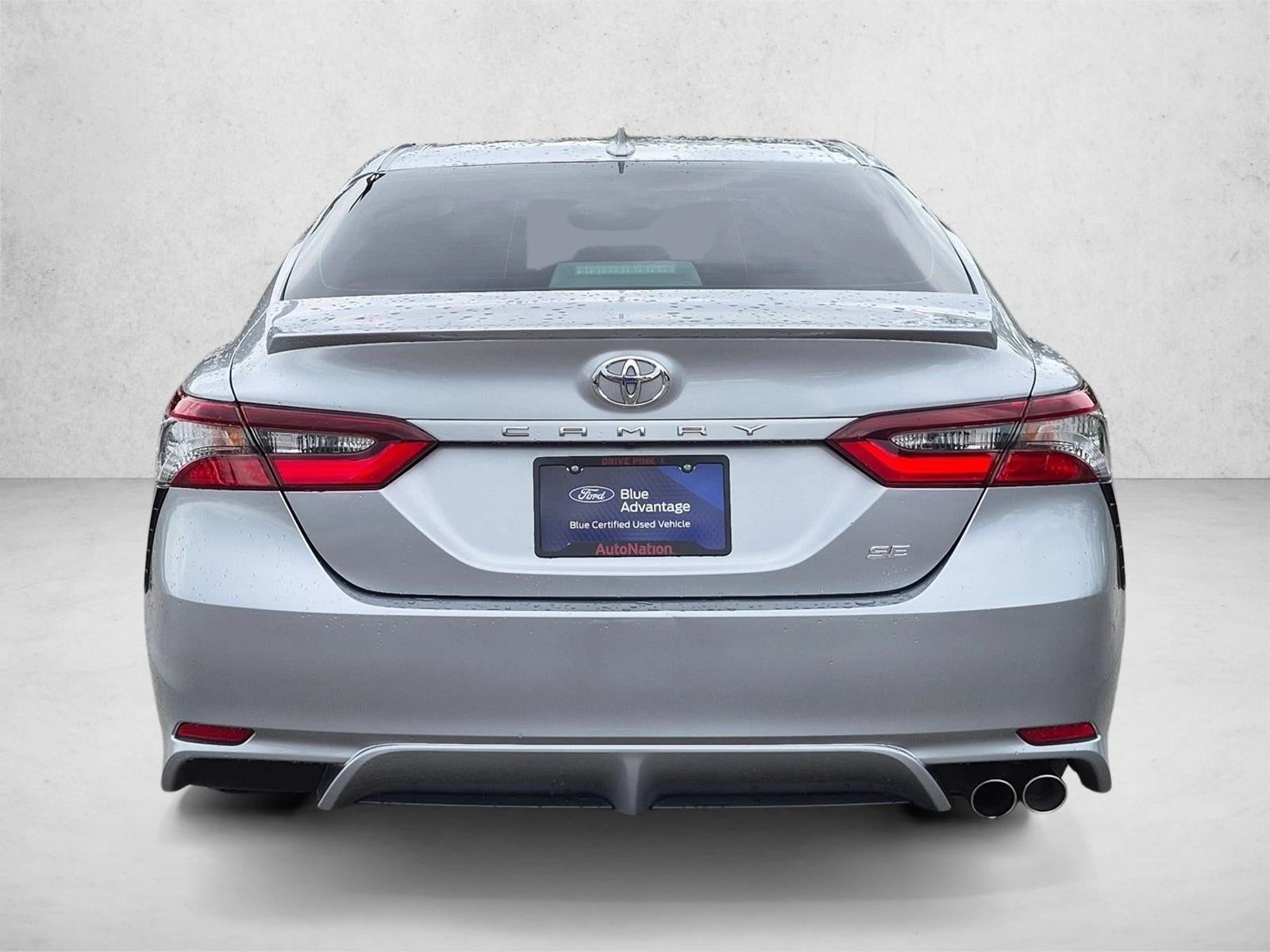 2022 Toyota Camry SE Auto (SE)
