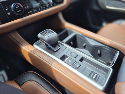 2025 Nissan Pathfinder Platinum 2WD
