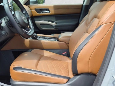2025 Nissan Pathfinder Platinum 2WD