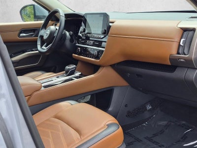 2025 Nissan Pathfinder Platinum 2WD