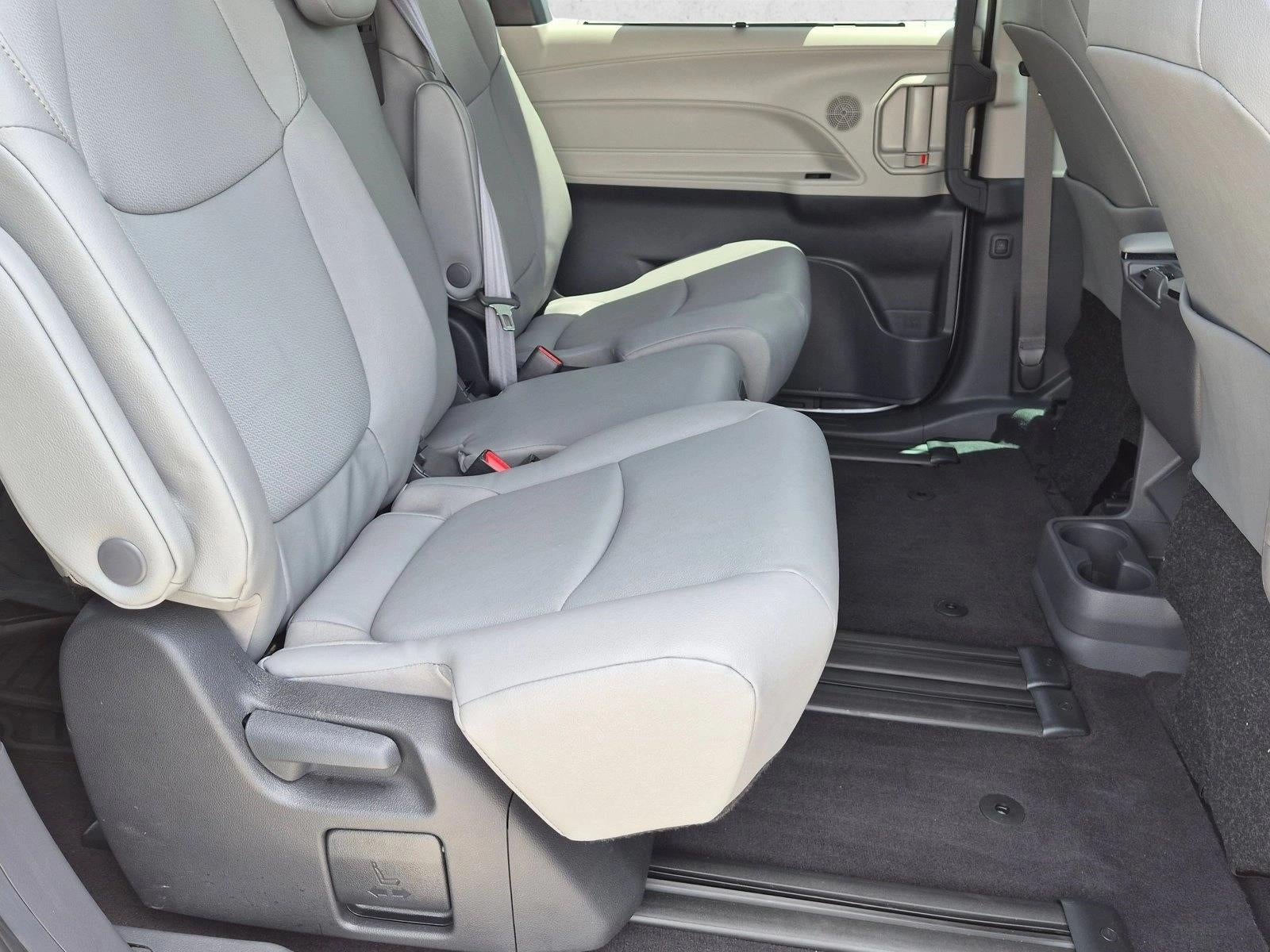2024 Toyota Sienna XLE FWD 8-Passenger (Natl)