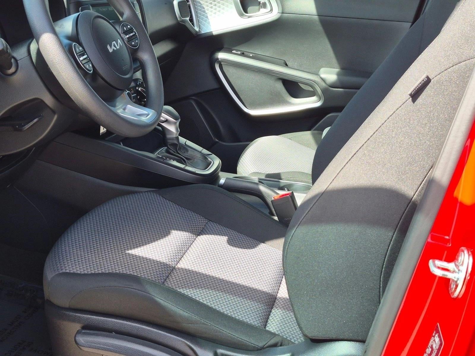 2024 Kia Soul LX IVT