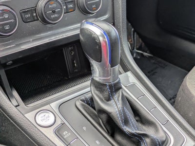 2016 Volkswagen e-Golf 4dr HB SE