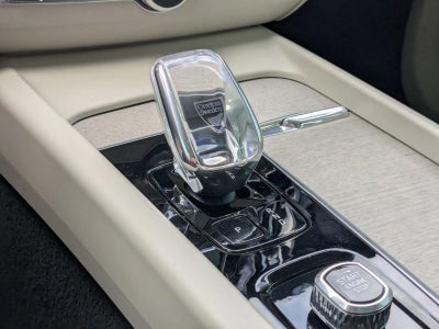 2023 Volvo XC60 Recharge Plug-In Hybrid T8 eAWD PHEV Ultimate Bright Theme