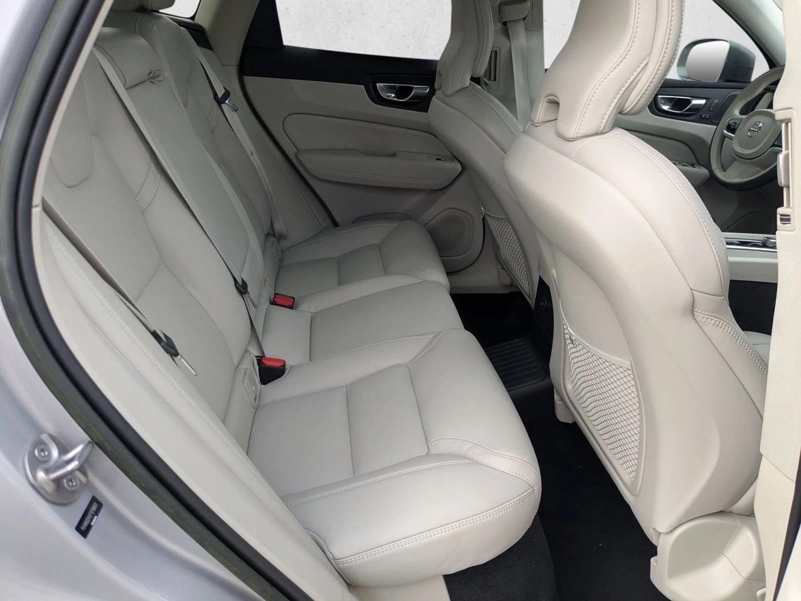 2023 Volvo XC60 Recharge Plug-In Hybrid T8 eAWD PHEV Ultimate Bright Theme